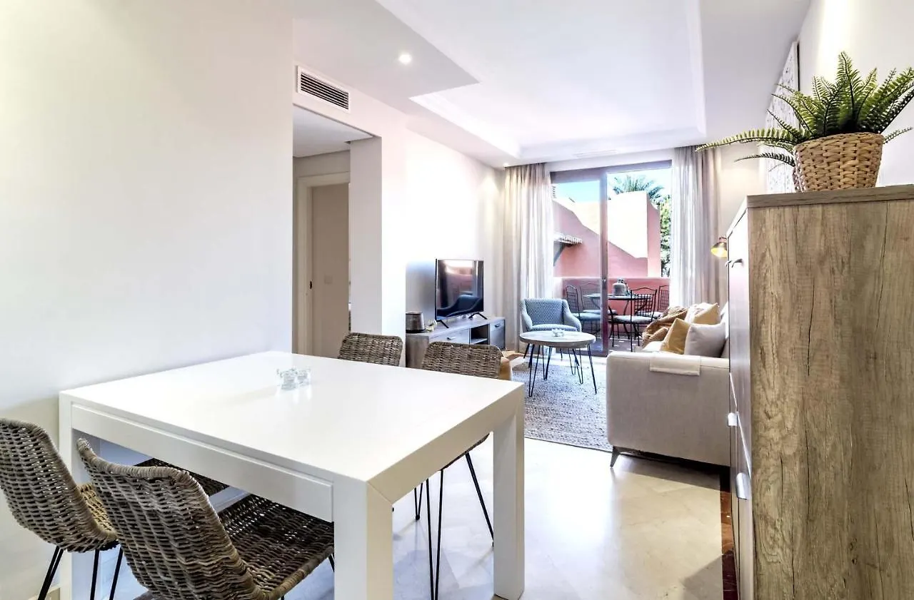 Modern Apartment Close To The Beach, Elviria Marbella