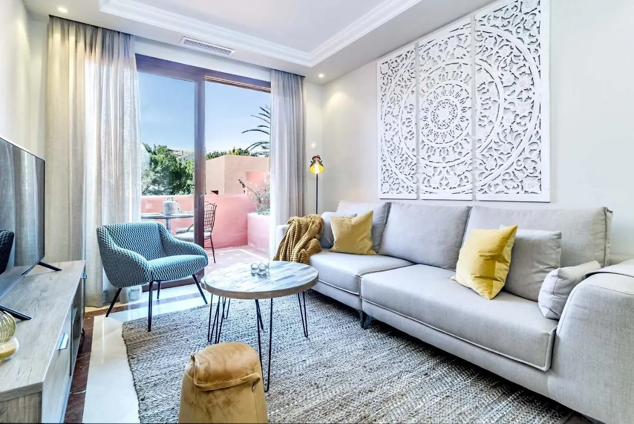 Modern Apartment Close To The Beach, Elviria Marbella Spain